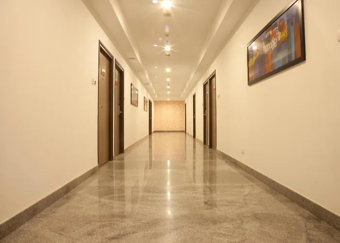 Hotel Sabareesh Park